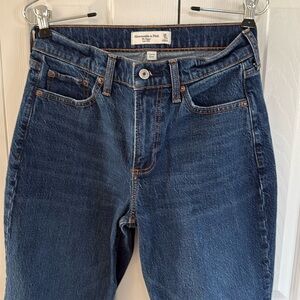 *LIKE NEW* Abercrombie & Fitch Women's Curve Love The Baggy Low Rise - Size 25